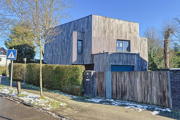 Ukkel - Huis met tuin en garage