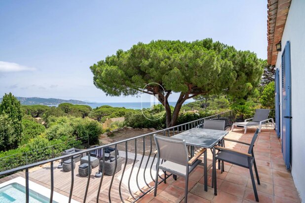 Provençaalse villa met zeezicht te koop in Sainte-Maxime