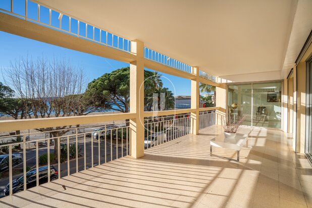 Huge sea-view apartment for sale in Sainte-Maxime