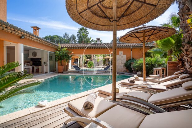 Quietly located villa with pool for sale in Sainte-Maxime