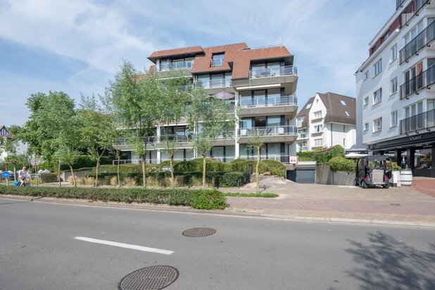 Renovatieopportuniteit nabij het Albertplein - hoekappartement