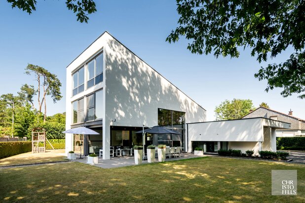 Moderne villa in residentiële omgeving! 