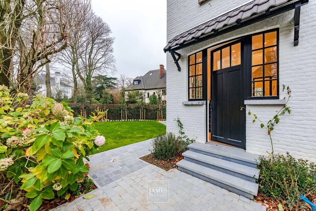 Schitterende 3gevels cottage stijl huis volledig gerenoveerd