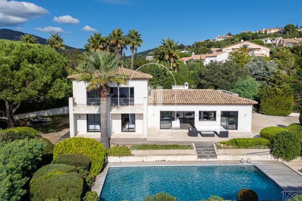 Huge modern villa with pool and sea view for sale in les issambres