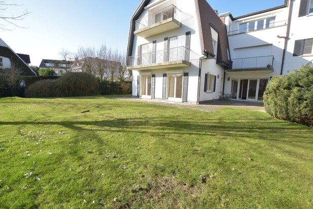 prachtig gelijkvloers appartement in het zoute met 4 slaapkamers