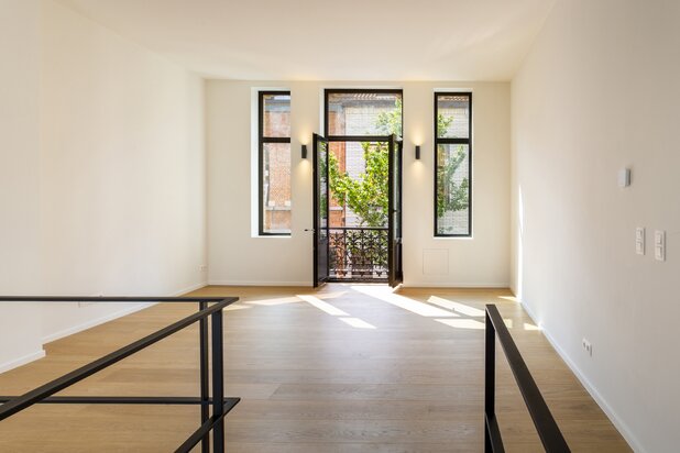 RENOVATED, ENERGY-EFFICIENT HOME WITH CITY GARDEN & TERRACE