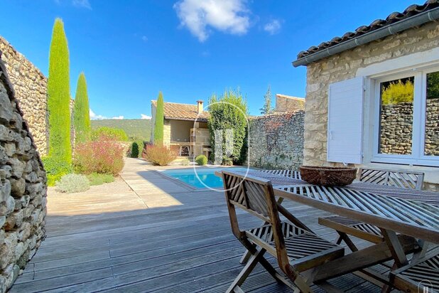 Magnificent 200 sqm village house with stunning views 30 minutes from Uzès for sale