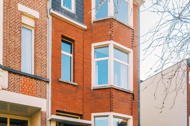 Ruime woning vol charme met grote tuin in rustige straat