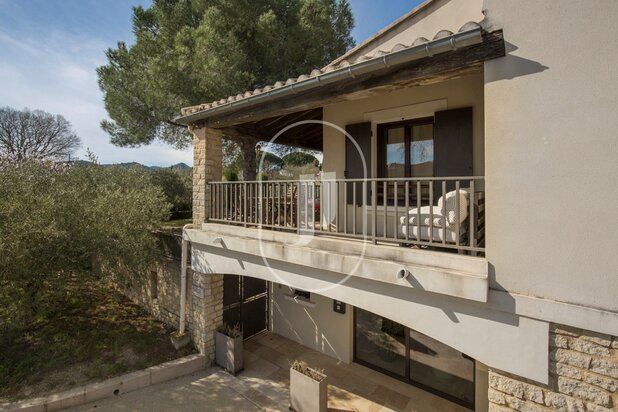 Huis te koop nabij het centrum van Saint-Rémy-de-Provence met uitzicht op de Alpilles