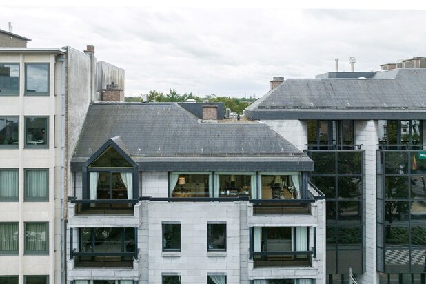 Penthouse de luxe idéalement situé de 253m2 avec une grande terrasse au centre de Hasselt.