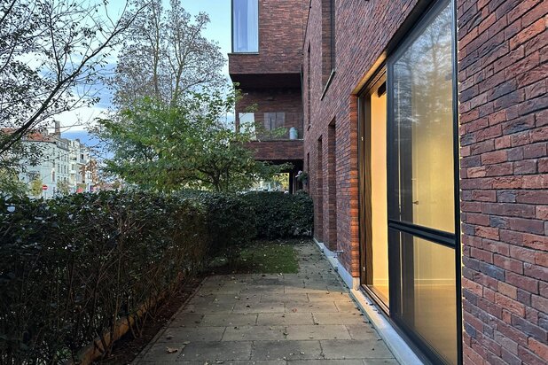 Appartement de haute qualité au rez-de-chaussée, au bord de l'eau