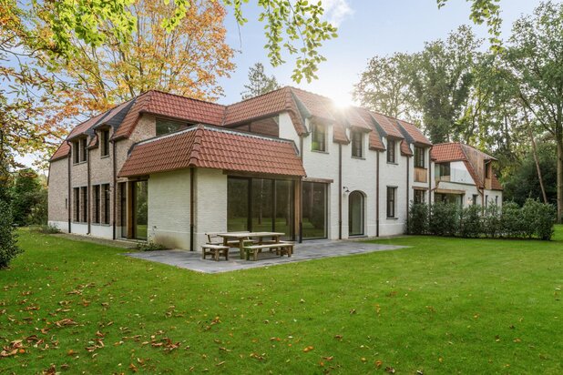 Un appartement de trois chambres à coucher, neutre sur le plan énergétique, dans une oasis de verdur