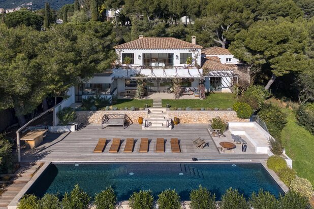 Somptueuse villa, nichée dans un cadre idyllique à Cavalaire-sur-Mer...