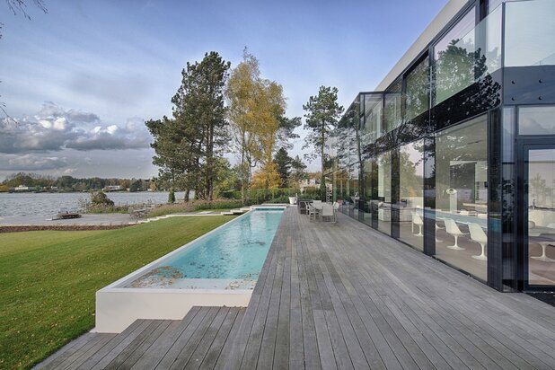 MOL Miramar - High-end design villa aan exclusief meer