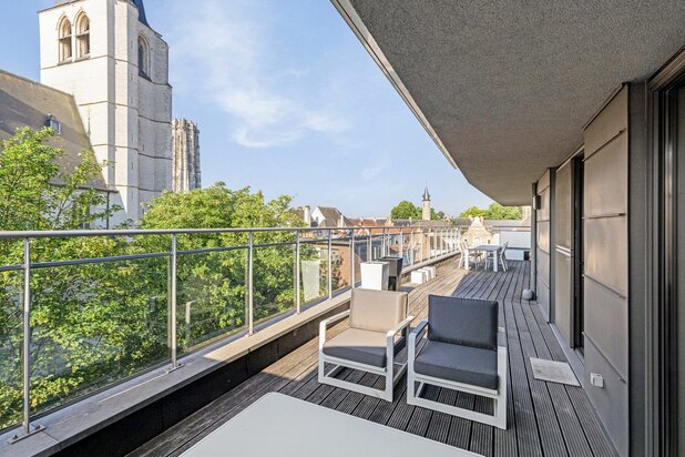 Recente penthouse met schitterende terrassen te MECHELEN