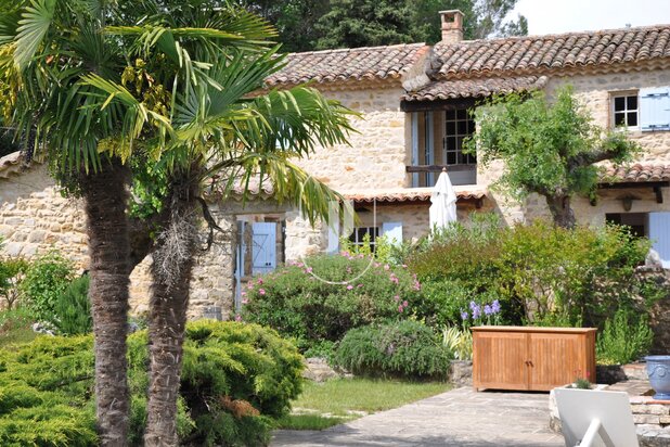 Former silk farm with outbuilding and garden for sale 30 minutes from Uzès