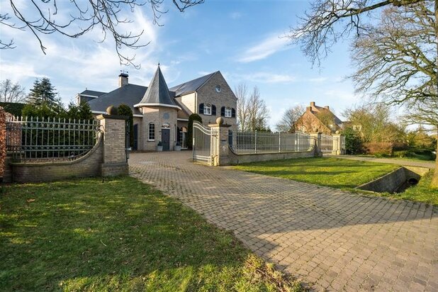 Energiezuinige villa met 7 slaapkamers, 3 badkamers op riant perceel van 2200 m²