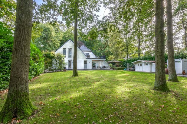 Zeer ruime moderne villa, perfect als kangeroewoning te List