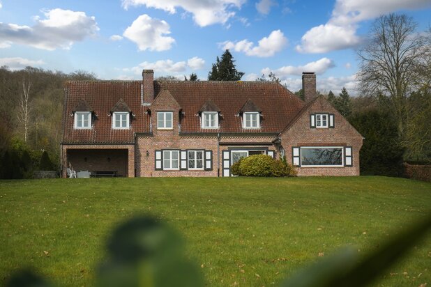 Mont-de-l'Enclus - Propriété de charme avec vue sur 1,75 ha