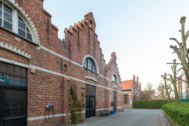 Uniek gerenoveerde loftwoning met terras in 'De Borstelfabriek' nabij centrum Bruggge