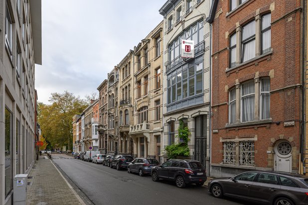 Prachtige, gerenoveerde herenwoning met 5 slaapkamers nabij Hof van Leysen